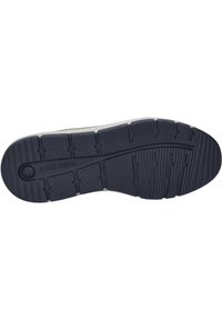 Schuhsohle mit einer strukturierten, dunklen Gummioberfläche. Verfügt über verschiedene Profilmuster und den eingeprägten Markennamen "JOSEF SEIBEL" in der Mitte.