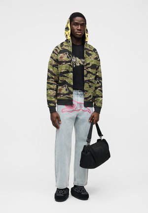 SMILEY TIGER STRIPE FULL ZIP THROUGH HOOD - Majica s kapuljačom i patentnim zatvaračem - green