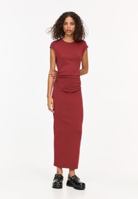 PULL&BEAR GATHERED - MIDI - Vardagsklänning - dark red