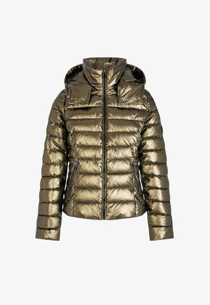 Veste rembourrée en vert olive métallique, munie d'une fermeture éclair à l'avant, d'une capuche et d'un design matelassé horizontal. Comprend des poches latérales et une silhouette ajustée.