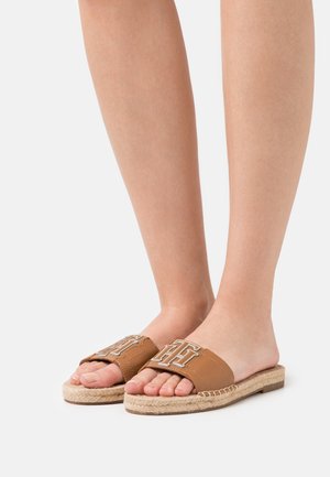 ELASTIC MULE - Pantofle - summer cognac