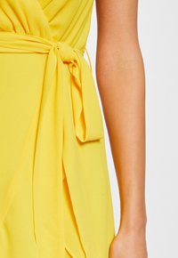 Morgan WRAP  - Vestido informal - jaune
