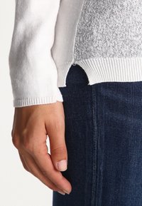Saint Tropez Sweter