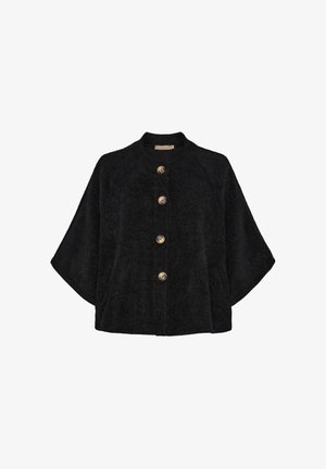 Sort cropped jakke i tekstureret stof, med rund Halsudskæring, tre store knapper og brede ærmer.