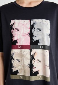 Noisy May NMIDA MADONNA - T-shirt imprimé - obsidian