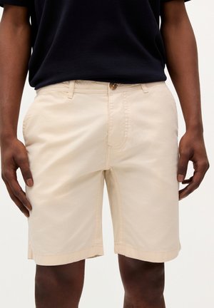 Scalpers OUTFITTERS - Shorts - cream