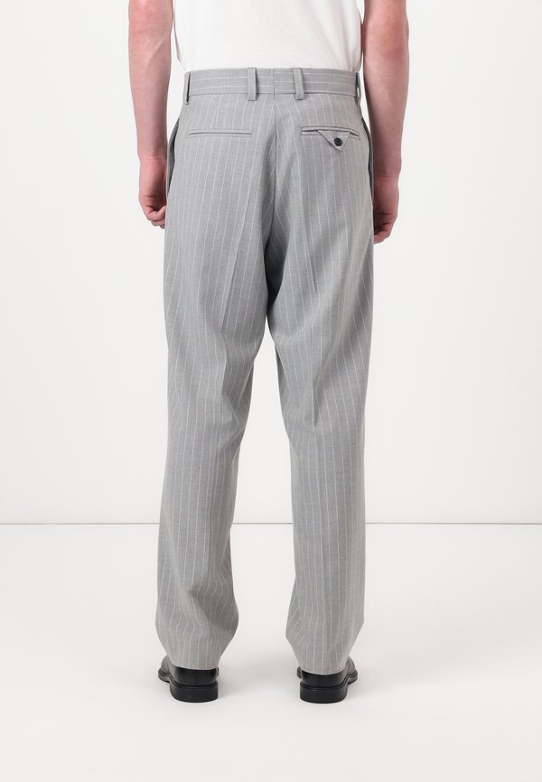 KARLO FLIPS SET - Suit3