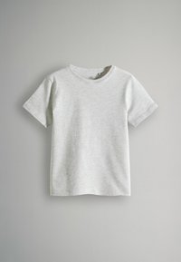 Světlé šedé tričko s krátkým rukávem vyrobené z měkké tkaniny s kulatým výstřihem, které má hladkou texturu a minimalistic design.
