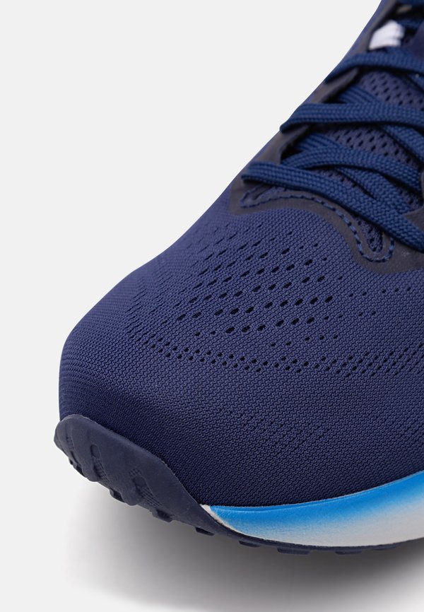 GEL PULSE 16 - Road running shoes3