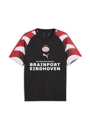 Sort sportstrøje med røde og hvide mønstrede ærmer, PSV fodboldklublogo, Puma-logo og Brainport Eindhoven sponsor tekst foran.