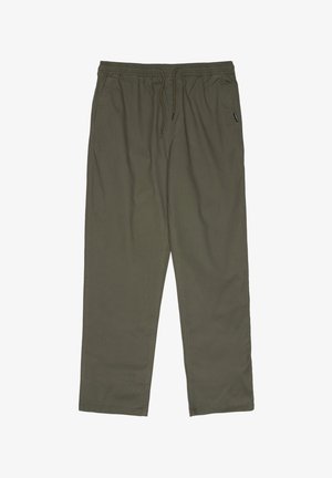 Maslinasto zelene ležerne hlače s elastičnim pojasom i vezicom, bočnim džepovima te ravnim krojem nogavica na bijeloj pozadini.