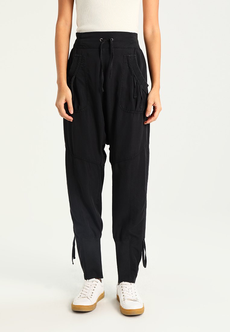 Cream NANNA PANTS Trousers solid black/black Zalando.ie
