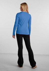 Pieces Langarmshirt - marina