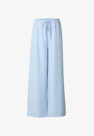 Pantalon bleu clair à jambes larges avec taille élastique et cordon ajustable, confectionné dans un tissu doux et texturé.