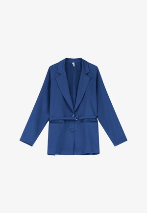 Blazer blu con rever a taglio, due bottoni frontali, tasche laterali e vita con cintura. Realizzato in un tessuto liscio con maniche lunghe.