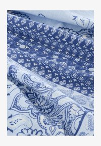Unselected, light blue paisley