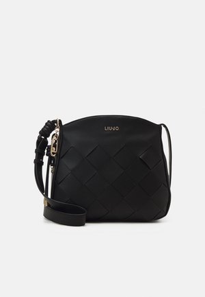 Sac bandoulière noir avec devant en cuir tressé, sangle réglable avec détail de nœud et logo doré "LIU JO" au centre supérieur.