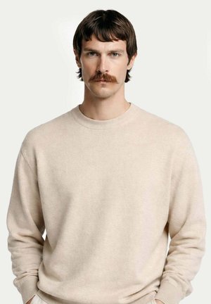 ESSENTIAL CREWNECK - Strickpullover - beige