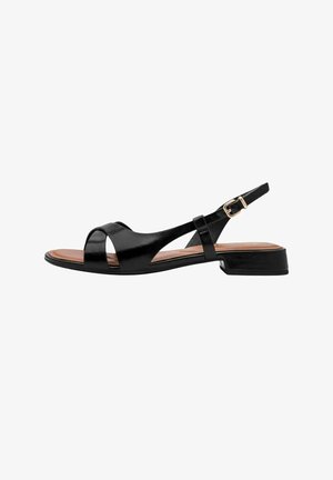 Zwarte leren open-teen slingback sandaal met lage blokhak, verstelbare gouden gesp en beige binnenzool.