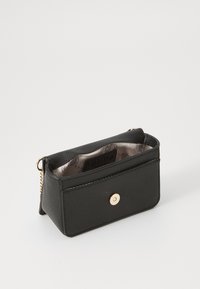Thumbnail Image 3