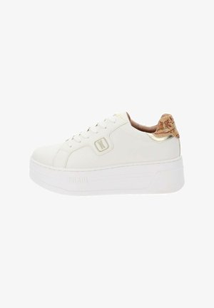 Sneaker bianche con una suola piattaforma spessa, dotate di un accento oro testurizzato sul retro e di un motivo sottile sul tallone. Design con lacci.