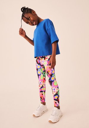 Next, REGULAR FIT - LEGGINGS   - Retuusid - püksid - pink blue multi graffiti