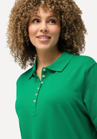 Ulla Popken MANCHES COURTES - Poloshirt - green