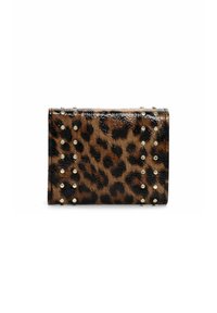 Borsa a stampa leopardata in materiale lucido, con borchie argento lungo i lati. Forma rettangolare con parte superiore leggermente arrotondata.