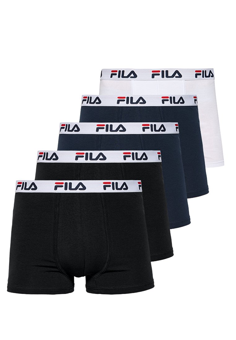 Lot de cinq boxers Fila pour hommes en noir, bleu marine et blanc, chacun doté d'une ceinture douce avec le logo Fila et en matière coton lisse.