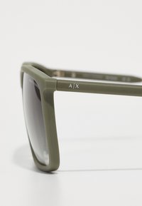 Armani Exchange Aurinkolasit - matte sage