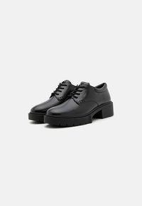 COACH LYLA DERBY - Stringate - black