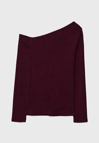 Burgunderfarbenes Top mit schulterfreiem Design und langen Ärmeln. Hergestellt aus weichem Stoff, verfügt es über einen leicht asymmetrischen Ausschnitt und eine taillierte Silhouette.