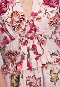 adL FLOUNCED WAIST SHORT - Tuta jumpsuit - printed pink