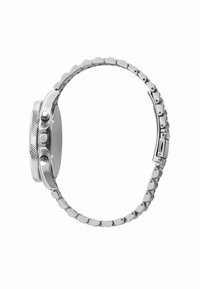 Orologio in metallo con cassa rotonda in argento, lunetta testurizzata e bracciale in acciaio inossidabile a maglie. Presenta diversi pulsanti e una finitura lucida.