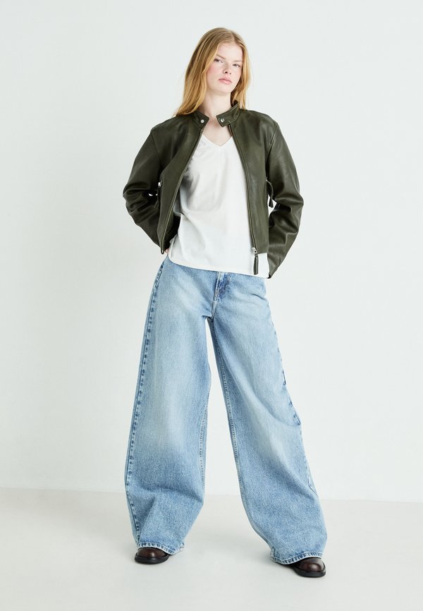 VIDREAMERS NEW V NECK - Basic T-shirt - cloud dancer3