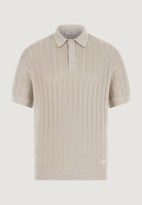 Beež lühikeste varrukatega kudumist polosärk tekstuurse siksakmustriga, kolme nööbiga sangadega, sooniliste varrukaäärte ja alumise äärega ning väike logo alläärel.