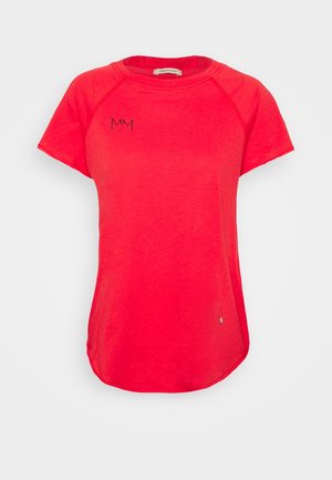Red short-sleeve t-shirt made of soft cotton. Features a round neckline, raglan sleeves, and a small logo on the chest.
