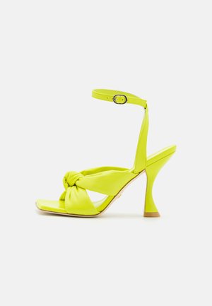 Stuart Weitzman PLAYA ANKLE STRAP KNOT  - Sandales à talons hauts - pistachio
