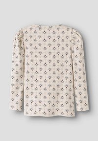 Długi rękaw bluzka z kremowego materiału, z kwiatowym wzorem z niebieskimi i bordowymi akcentami oraz marszczeniem na ramionach.