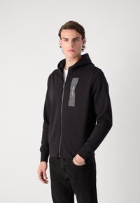 Calvin Klein HORIZONTAL LOGO ZIP THRU HOODIE - Mikina so zipsom - black