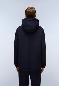 Giacca blu navy con cappuccio, caratterizzata da una texture liscia, polsini elasticizzati e una vestibilità morbida. Design minimalista senza motivi visibili.