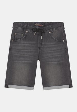 Dunkelgraue Jeansshorts mit umgeschlagenen Säumen, elastischem Bund, schwarzem Kordelzug und Fronttaschen mit Metallnieten.