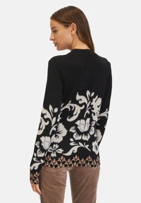 Betty Barclay FEIN MIT PRINT - Neule - schwarz beige