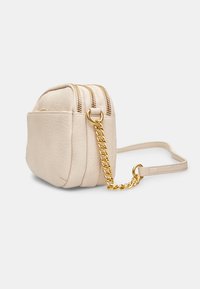 Bata Torba preko tijela - bianco