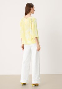 s.Oliver BLACK LABEL MIT ALLOVER-PRINT - Blouse - bright yellow aop