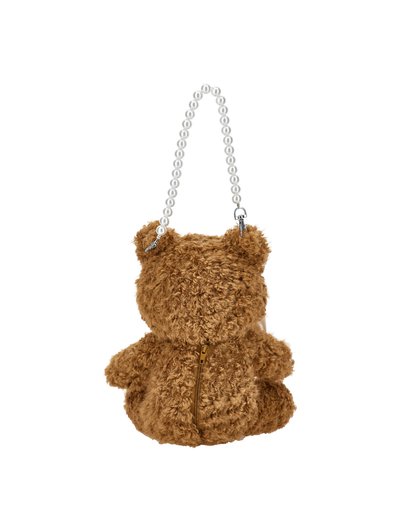 Sac teddy en fausse fourrure marron, de forme arrondie, avec fermeture éclair et anse en chaîne perle. Texture douce et petites oreilles pour le détail.