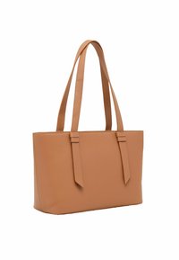 Torebka tote w kolorze brązowego skóry z dwiema długimi uchwytami, prostokątnym kształtem, gładką fakturą i minimalistycznym designem z wiązanymi akcentami po bokach.