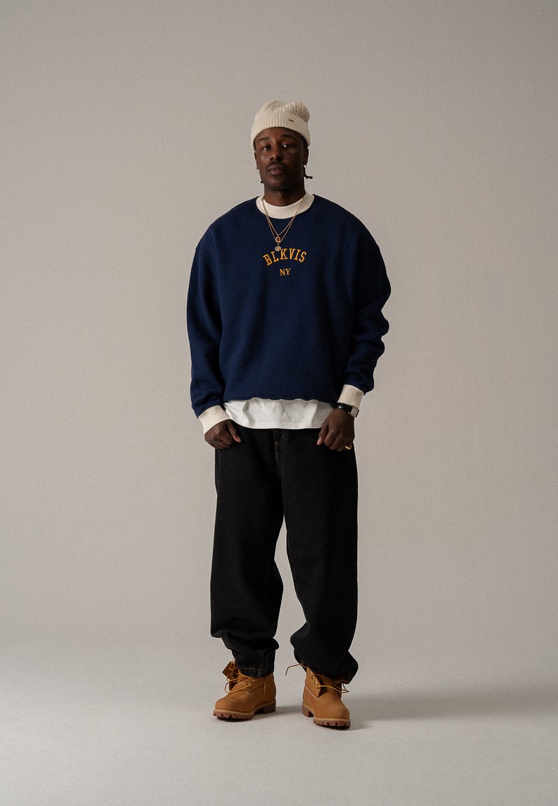 BLKVIS LOGO CREWNECK - Športni pulover - peacoat