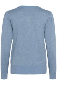 Világoskék hosszú ujjú kötött pulóver bordázott mandzsettákkal és szegéllyel, hátulról fehér háttéren bemutatva.