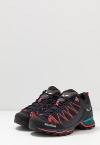 Salewa MOUNTAIN TRAINER LITE - Hiking shoes - premium navy/fluo coral